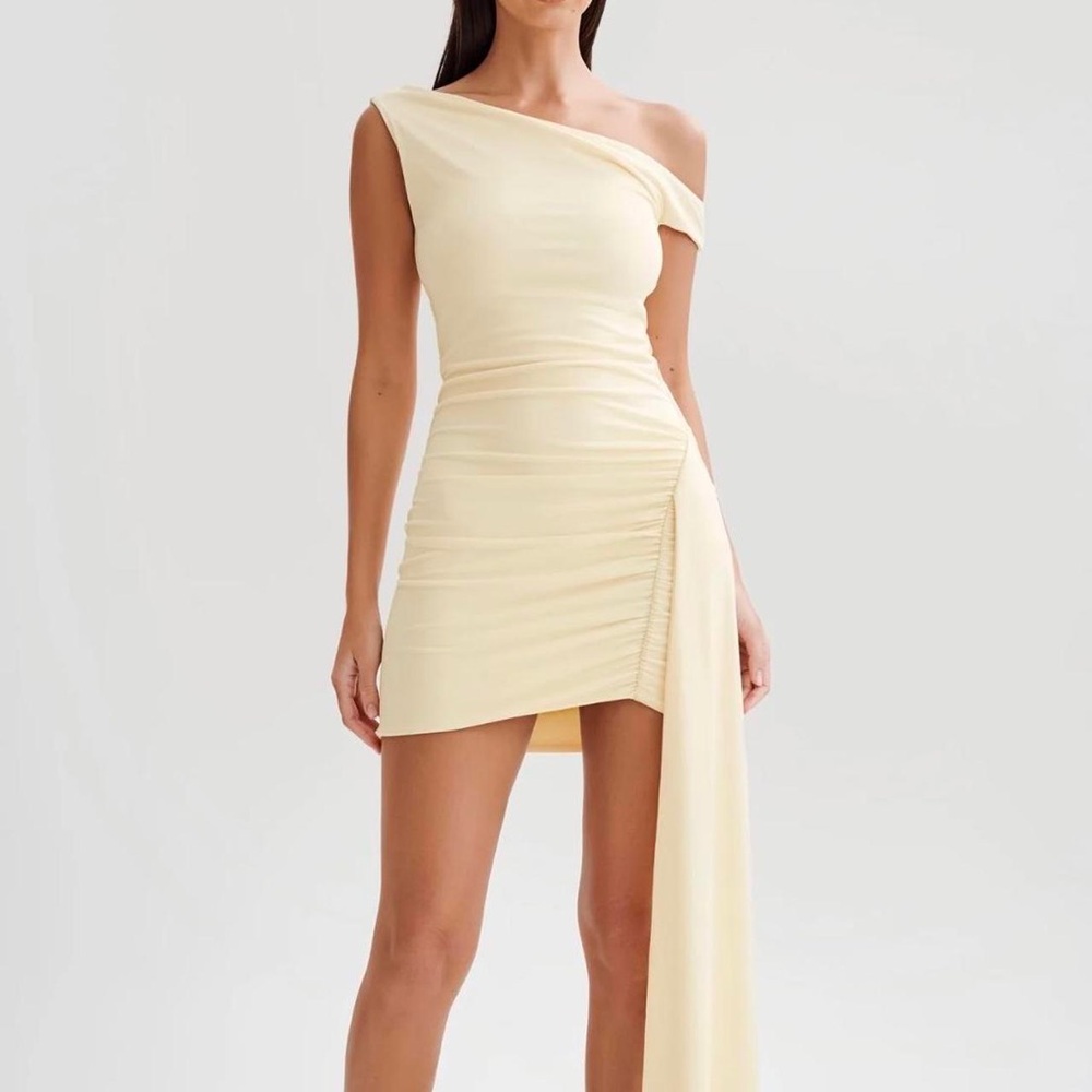 MESHKI Kiera Slinky Off Shoulder Dress - Buttercream Yellow - XXS